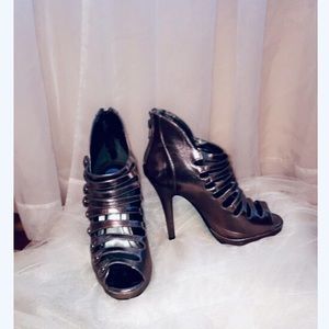 Metallic Strapped Heel size 7.5